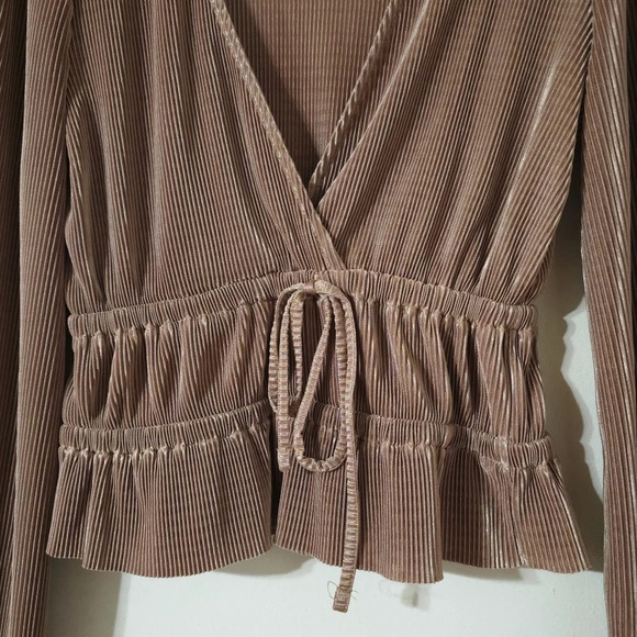 ZARA Balloon Sleeve Accordian Pleated Surplice Front Peplum Top, Taupe Color, S - Picture 4 of 14